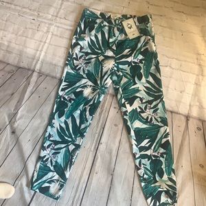 Brand new with tags. Women’s H&M trousers slack pants. Size 10